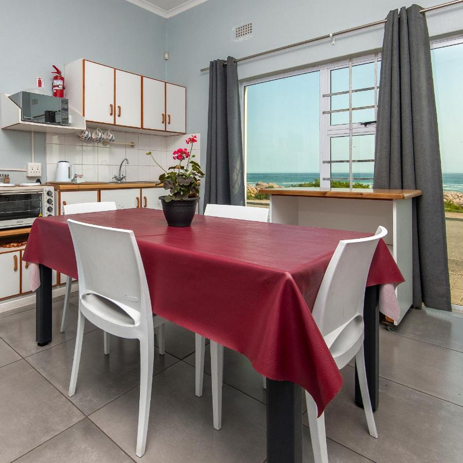 Albatross Accommodation Lambertʼs Bay Εξωτερικό φωτογραφία